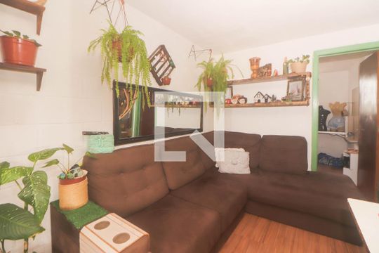 Sala de apartamento para alugar com 2 quartos, 40m² em Rubem Berta, Porto Alegre