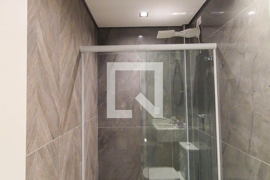 Banheiro de apartamento à venda com 1 quarto, 29m² em Vila Invernada, São Paulo