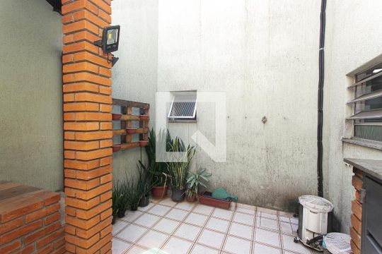 Quintal de casa à venda com 3 quartos, 125m² em Vila Carrão, São Paulo