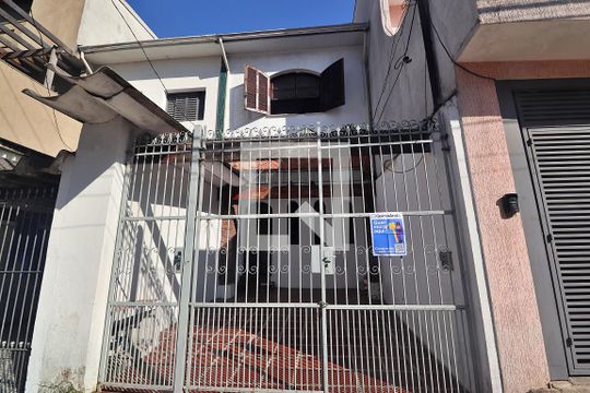 Fachada de casa à venda com 2 quartos, 111m² em Campestre, Santo André