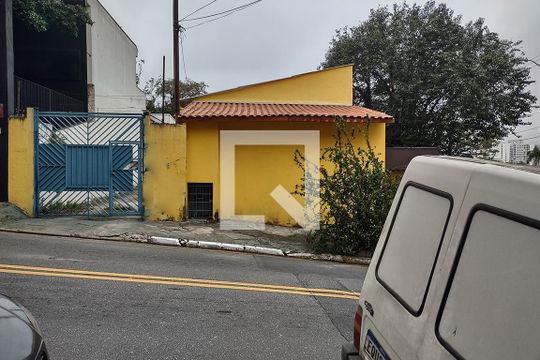 Fachada de casa para alugar com 3 quartos, 440m² em Cerâmica, São Caetano do Sul