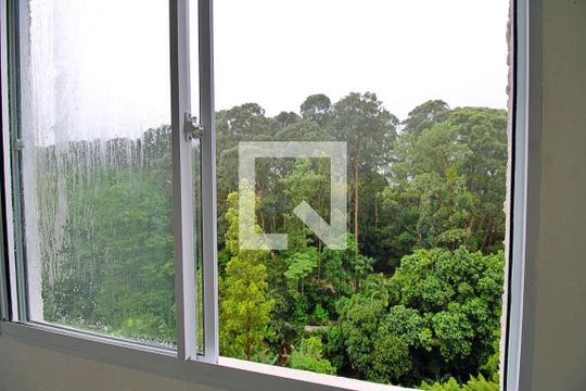 Vista do Quarto 2 de apartamento para alugar com 2 quartos, 48m² em Jardim Maria Duarte, São Paulo