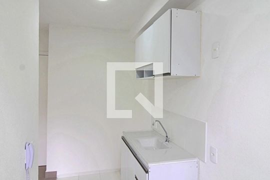 Cozinha de apartamento para alugar com 2 quartos, 48m² em Jardim Maria Duarte, São Paulo