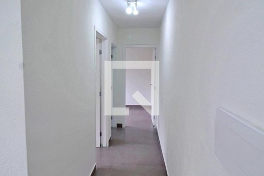 Corredor  de apartamento para alugar com 2 quartos, 48m² em Jardim Maria Duarte, São Paulo