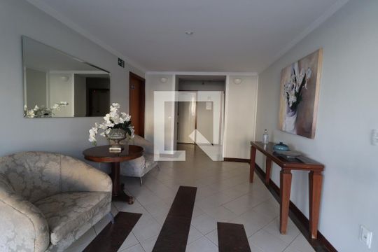 Hall de entrada de apartamento para alugar com 3 quartos, 96m² em Centro, Uberlândia