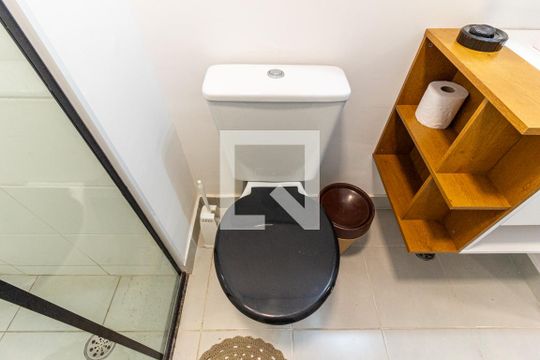 Banheiro - Vaso Sanitário de kitnet/studio à venda com 1 quarto, 24m² em Bela Vista, São Paulo