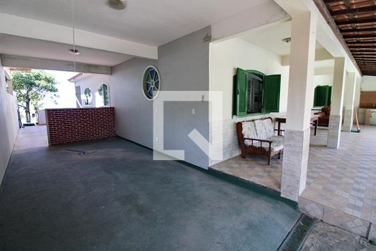 Garagem de casa para alugar com 6 quartos, 600m² em Recreio dos Bandeirantes, Rio de Janeiro
