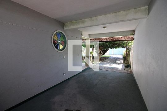 Garagem de casa para alugar com 6 quartos, 600m² em Recreio dos Bandeirantes, Rio de Janeiro