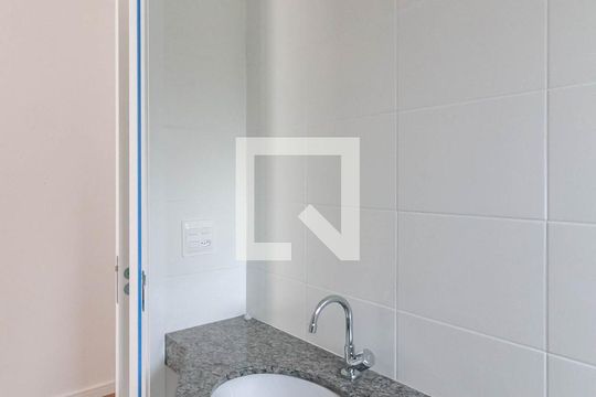 Banheiro de apartamento à venda com 2 quartos, 60m² em Serra, Belo Horizonte