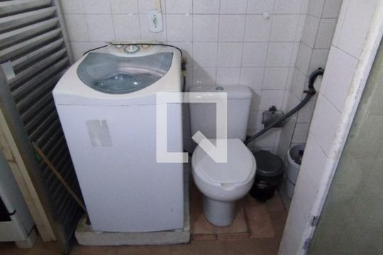 Banheiro de apartamento para alugar com 1 quarto, 46m² em Flamengo, Rio de Janeiro