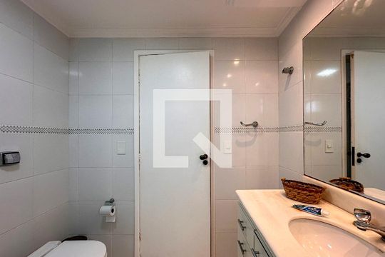 Banheiro Social de apartamento à venda com 3 quartos, 131m² em Chácara Santo Antônio (zona Sul), São Paulo
