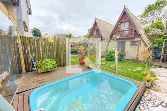 Área comum - Piscina de kitnet/studio para alugar com 1 quarto, 57m² em Cachoeira do Bom Jesus Leste, Florianópolis