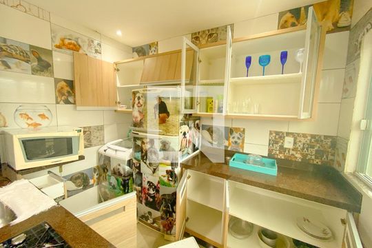 Cozinha - Armários de kitnet/studio para alugar com 1 quarto, 57m² em Cachoeira do Bom Jesus Leste, Florianópolis
