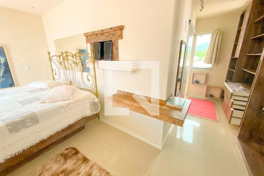 Escritório de kitnet/studio para alugar com 1 quarto, 57m² em Cachoeira do Bom Jesus Leste, Florianópolis