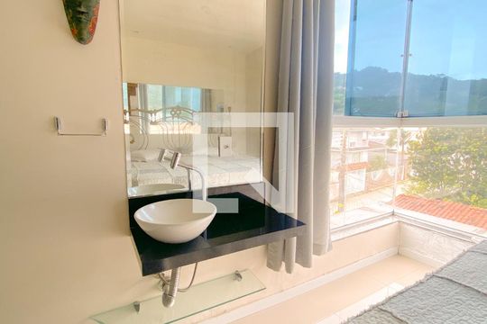 Banheiro - torneira de kitnet/studio para alugar com 1 quarto, 57m² em Cachoeira do Bom Jesus Leste, Florianópolis