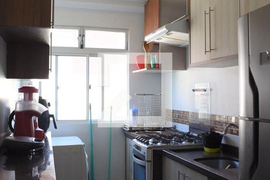 Cozinha de apartamento para alugar com 2 quartos, 48m² em Campo de Santana, Curitiba
