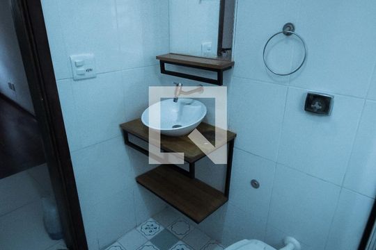 Banheiro de casa à venda com 2 quartos, 80m² em Aclimação, São Paulo