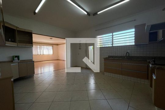 Cozinha de apartamento para alugar com 2 quartos, 150m² em Vila João Jorge, Campinas