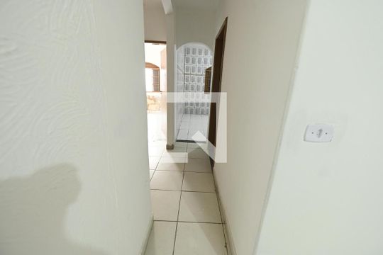 Corredor de casa para alugar com 4 quartos, 120m² em Setor Faiçalville, Goiânia