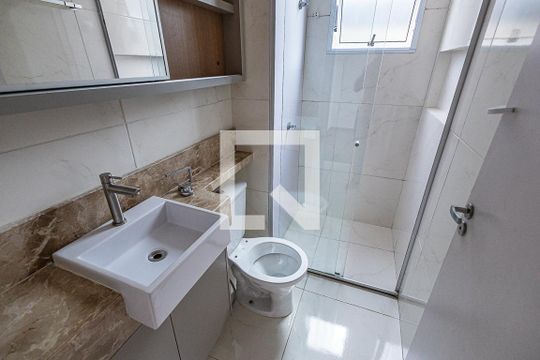 Banheiro de apartamento para alugar com 2 quartos, 51m² em Mantiqueira, Belo Horizonte