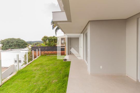 Área externa de casa à venda com 3 quartos, 192m² em Guarani, Novo Hamburgo