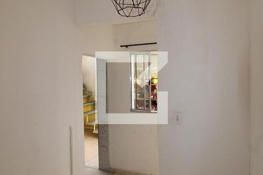 Sala/Quarto de casa para alugar com 1 quarto, 32m² em Parque Císper, São Paulo