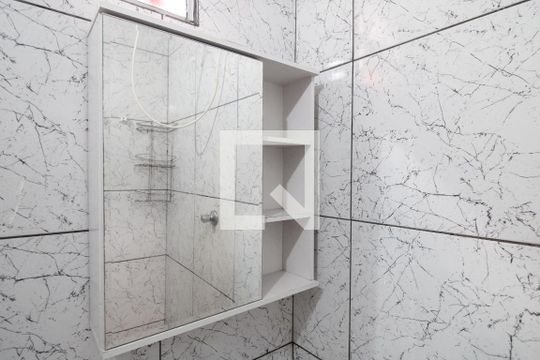 Banheiro de casa para alugar com 1 quarto, 32m² em Parque Císper, São Paulo