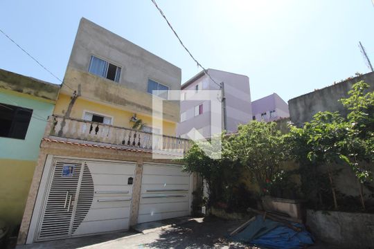 Fachada de casa para alugar com 1 quarto, 32m² em Parque Císper, São Paulo