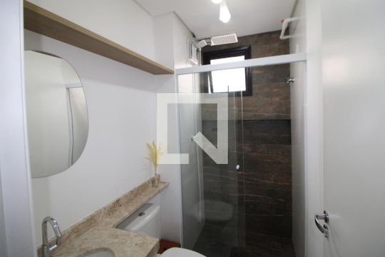 Banheiro de kitnet/studio para alugar com 1 quarto, 30m² em Santana, São Paulo