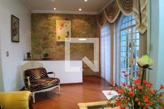 Casa à venda com 4 quartos, 300m² em Jardim Textil, São Paulo
