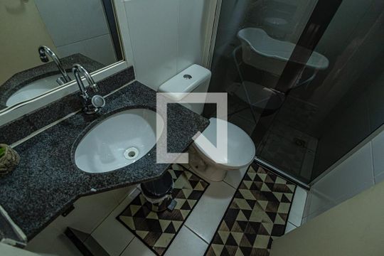 Banheiro de apartamento para alugar com 2 quartos, 45m² em São João Batista (venda Nova), Belo Horizonte