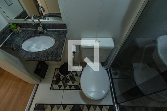 Banheiro de apartamento para alugar com 2 quartos, 45m² em São João Batista (venda Nova), Belo Horizonte