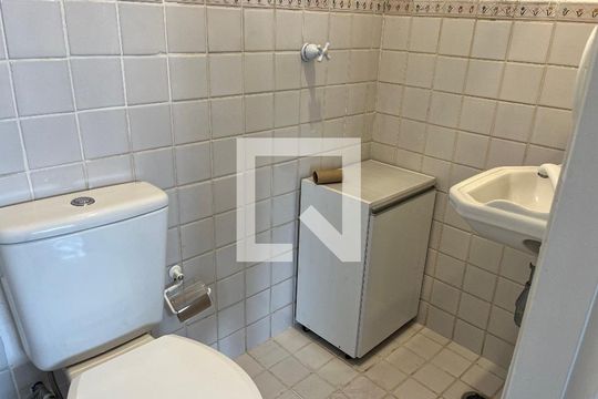 Lavabo de apartamento para alugar com 1 quarto, 90m² em Vila Clementino, São Paulo