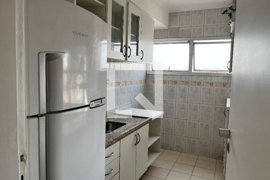 Cozinha de apartamento para alugar com 1 quarto, 90m² em Vila Clementino, São Paulo
