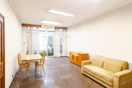 Casa à venda com 3 quartos, 296m² em Mirandópolis, São Paulo