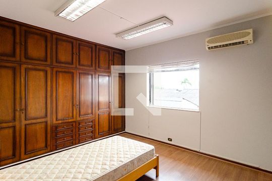 Suíte de casa à venda com 3 quartos, 296m² em Mirandópolis, São Paulo