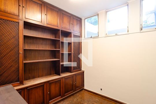 Escritório de casa à venda com 3 quartos, 296m² em Mirandópolis, São Paulo