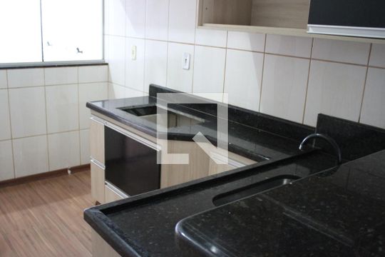 Cozinha de casa para alugar com 2 quartos, 80m² em Residencial Brisas da Mata, Goiânia