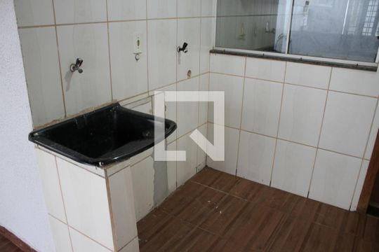 Área de Serviço de casa para alugar com 2 quartos, 80m² em Residencial Brisas da Mata, Goiânia