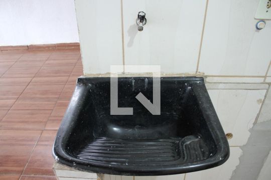 Área de Serviço de casa para alugar com 2 quartos, 80m² em Residencial Brisas da Mata, Goiânia