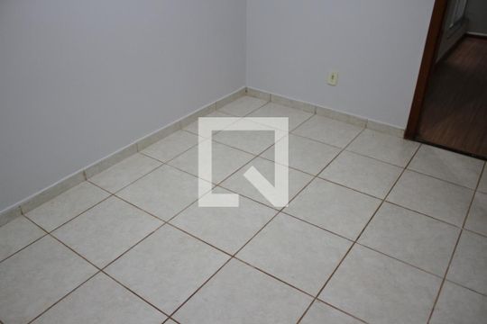 Quarto 2 de casa para alugar com 2 quartos, 80m² em Residencial Brisas da Mata, Goiânia