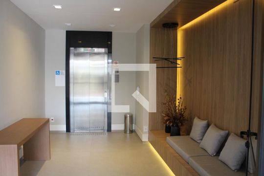 Hall social de apartamento para alugar com 3 quartos, 151m² em Água Branca, São Paulo