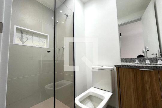 Banheiro de apartamento para alugar com 1 quarto, 30m² em Vila Santa Catarina, São Paulo