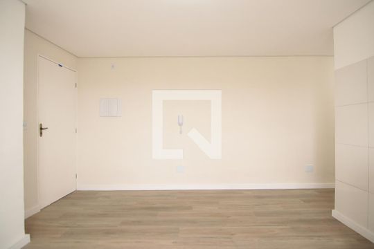 Apartamento para alugar com 2 quartos, 54m² em Vila Carmosina, São Paulo