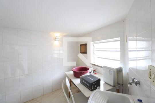 Área de Serviço de casa para alugar com 2 quartos, 100m² em Centro, São Gonçalo