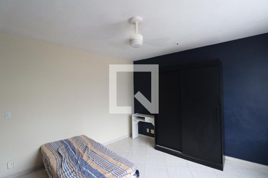 Quarto 2 de casa para alugar com 2 quartos, 100m² em Centro, São Gonçalo