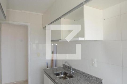Cozinha de apartamento para alugar com 2 quartos, 54m² em Irajá, Rio de Janeiro