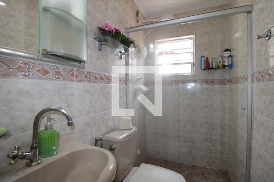 Banheiro de casa à venda com 3 quartos, 120m² em Vila Silvia, São Paulo