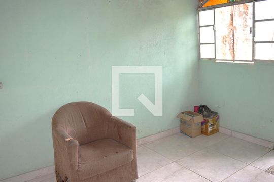 Quarto de casa para alugar com 1 quarto, 40m² em Nascentes Imperiais, Contagem