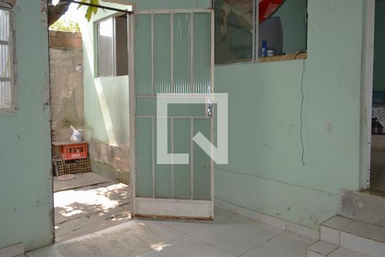 Quarto de casa para alugar com 1 quarto, 40m² em Nascentes Imperiais, Contagem